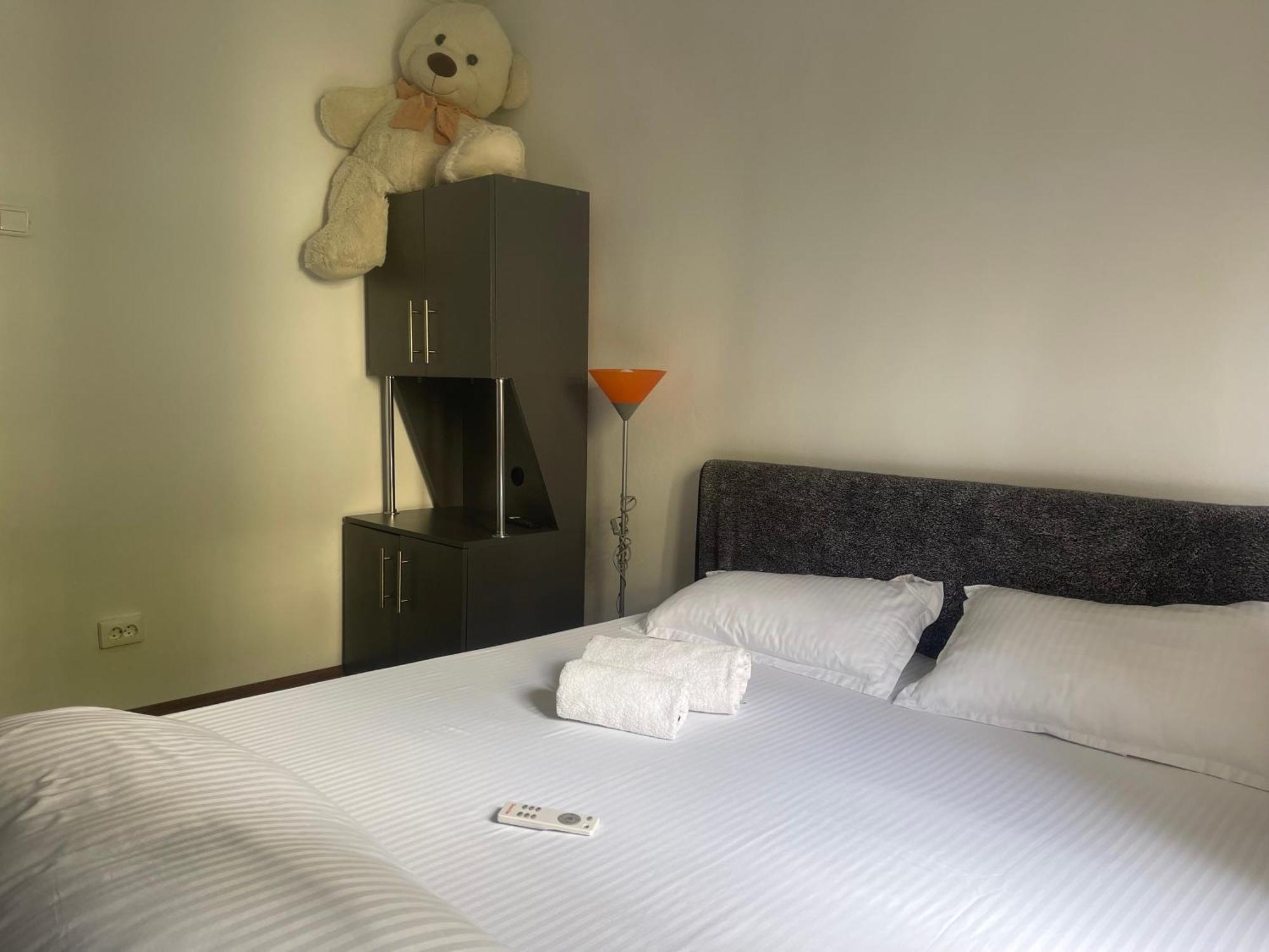 Carlitos Apt Râmnicu Vâlcea Esterno foto